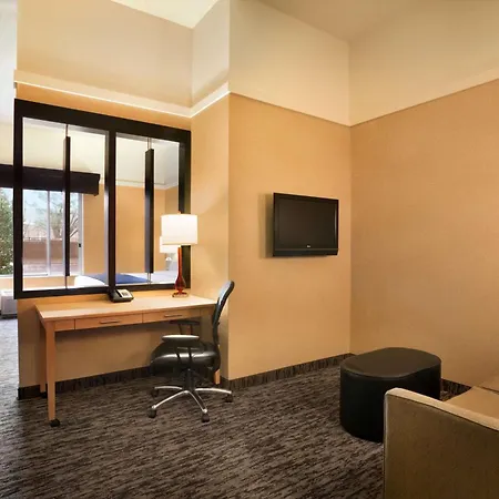 Doubletree By Hilton Hotel Oklahoma City Airport Exterior foto