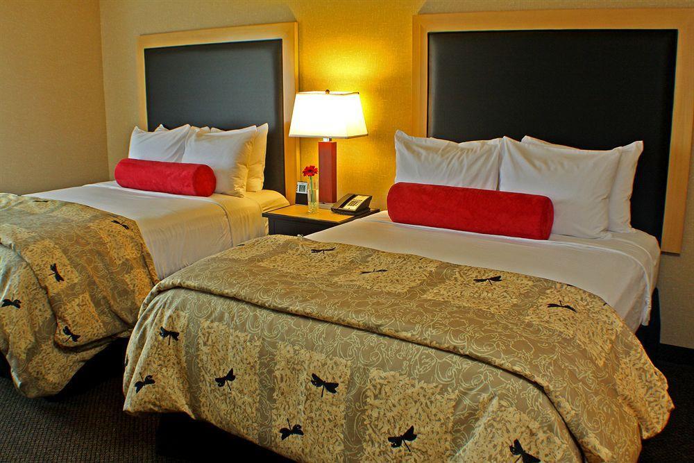 Hotel Doubletree By Hilton Airport 4*