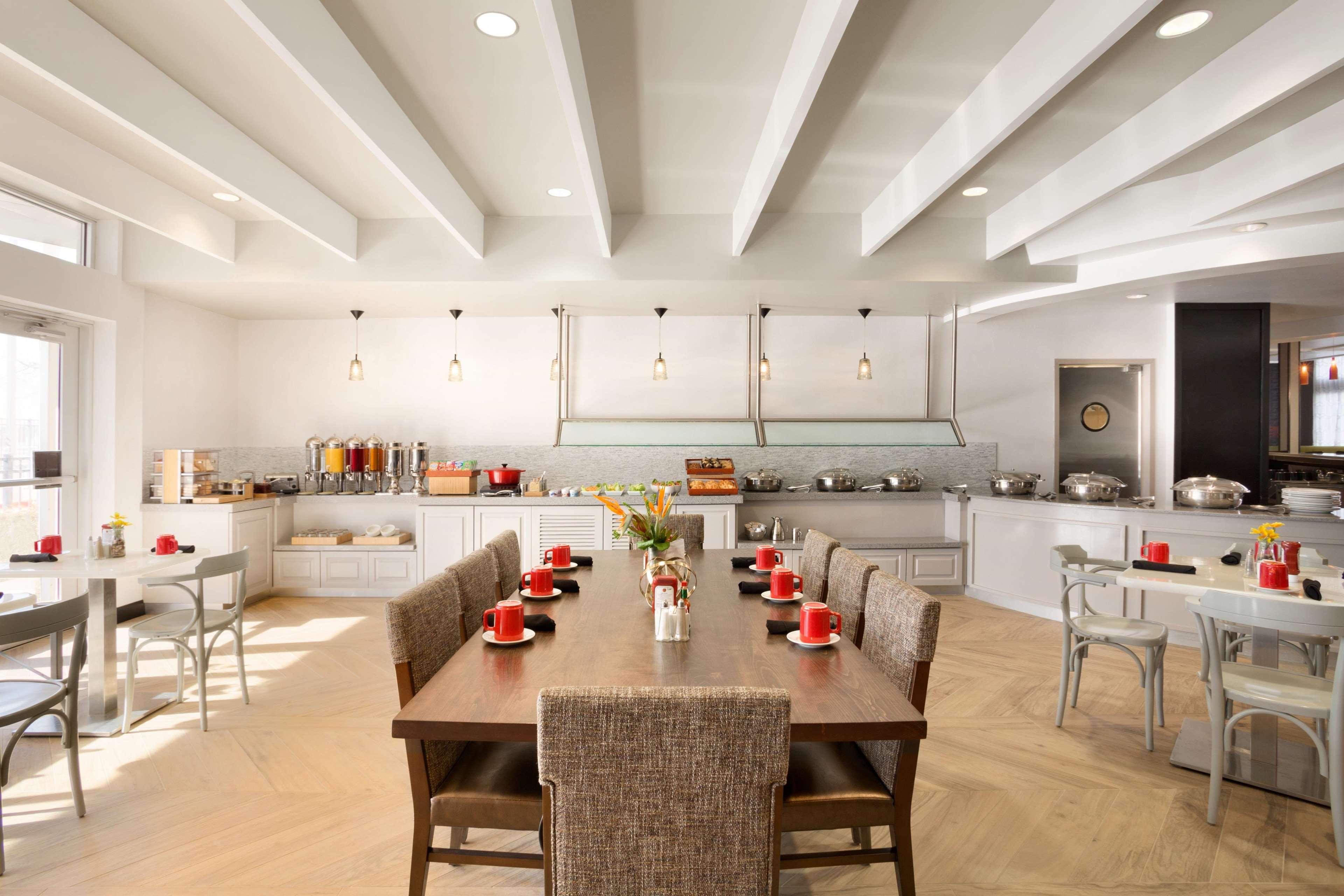 Doubletree By Hilton Airport 4*