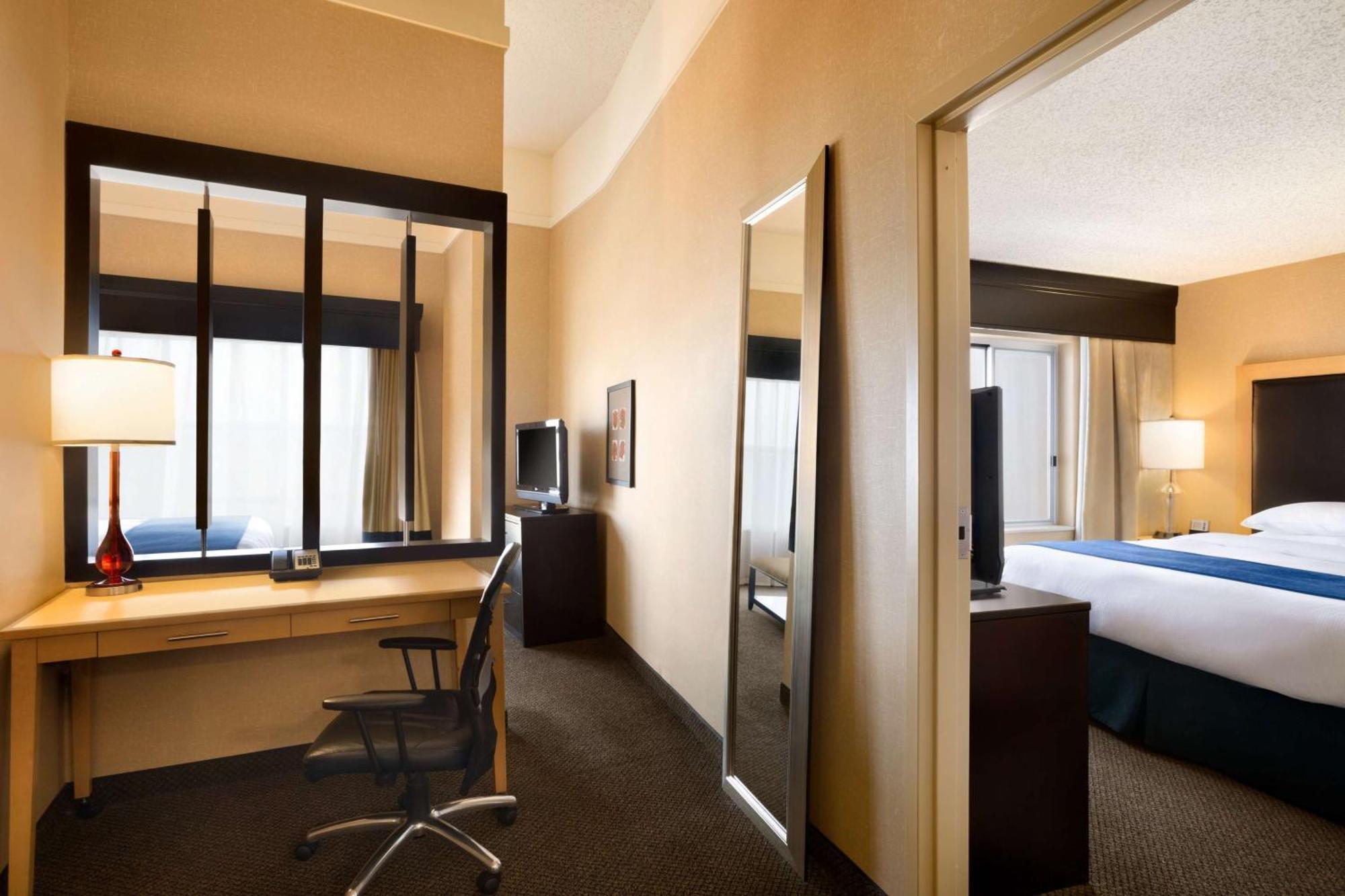 Doubletree By Hilton Airport Hotel