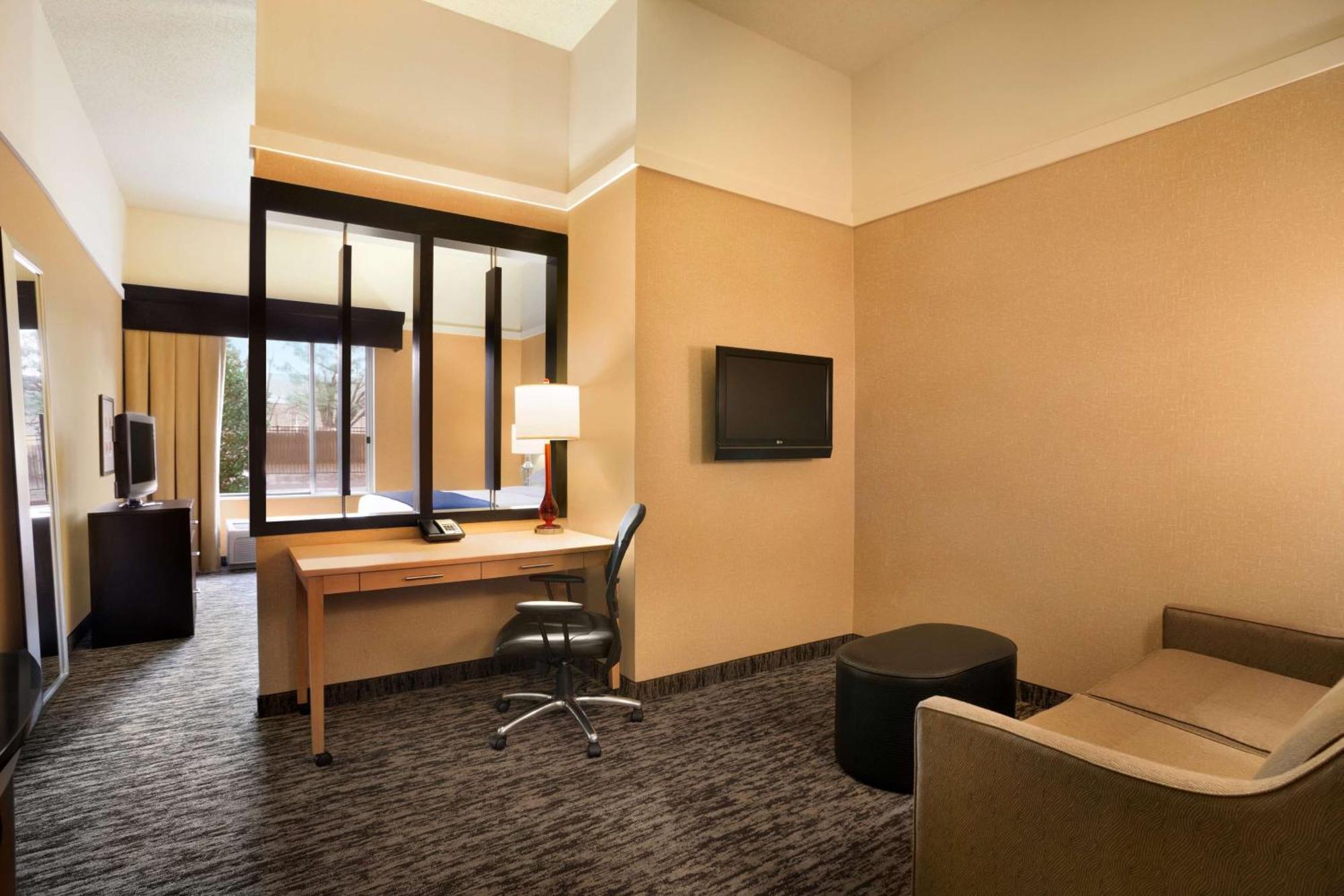 Hotel Doubletree By Hilton Airport