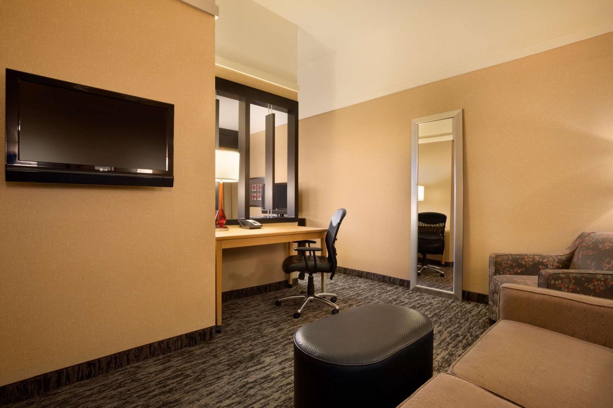 Doubletree By Hilton Airport Oklahoma City