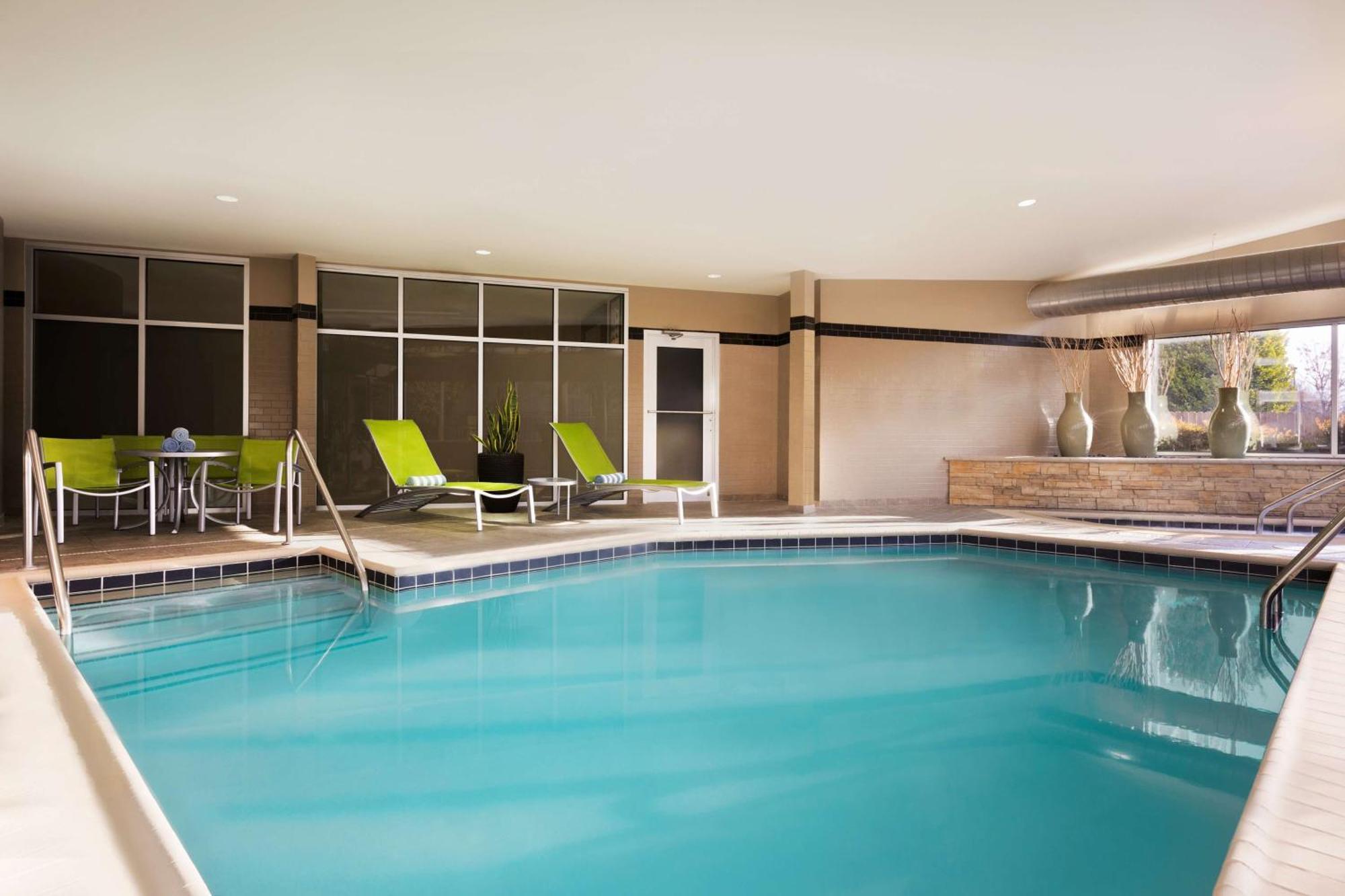 Doubletree By Hilton Airport 4*