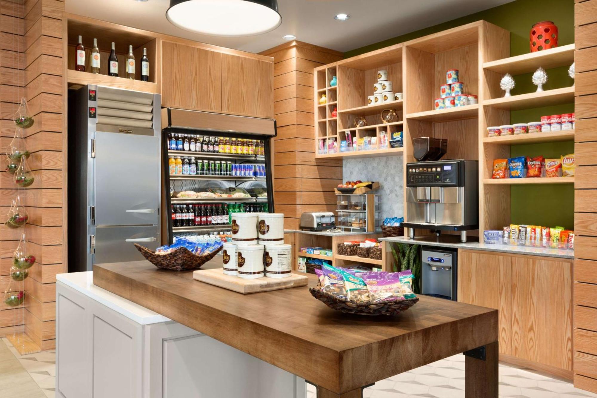 Doubletree By Hilton Airport Hotel 4*