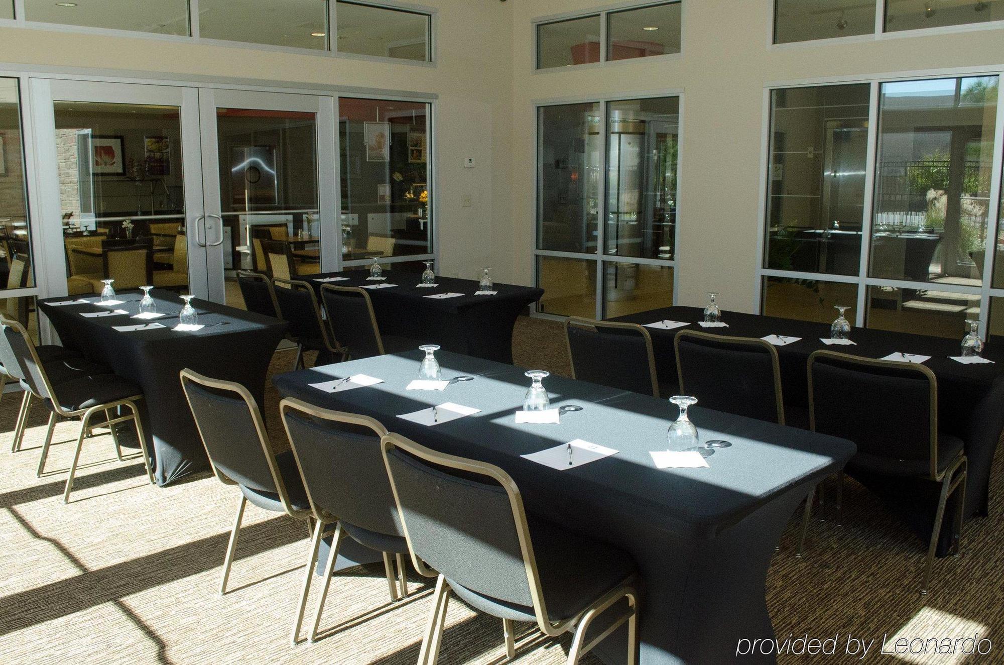 Doubletree By Hilton Airport 4*