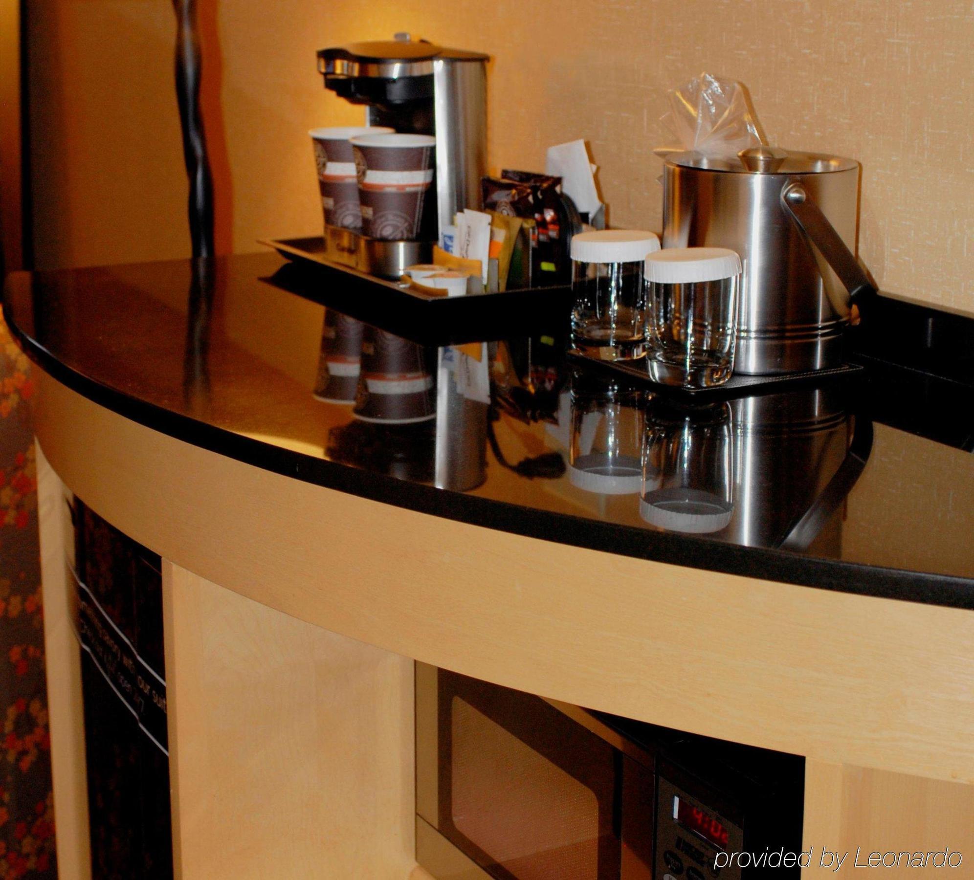 Doubletree By Hilton Airport Hotel