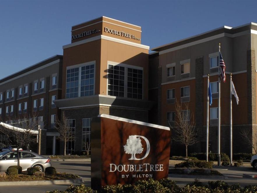 Doubletree By Hilton Airport Hotel