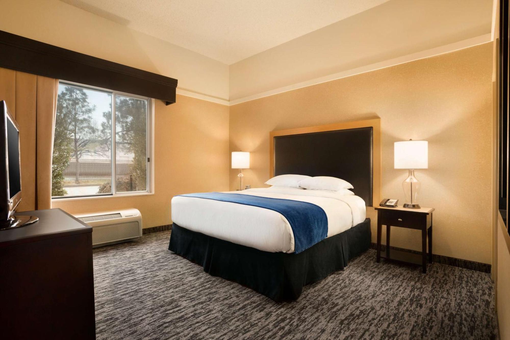 Hotel Doubletree By Hilton Airport