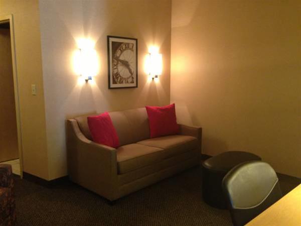 Doubletree By Hilton Airport
